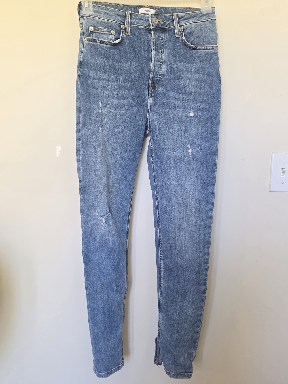Women's Light Blue High-Rise Slim Jeans Size 28